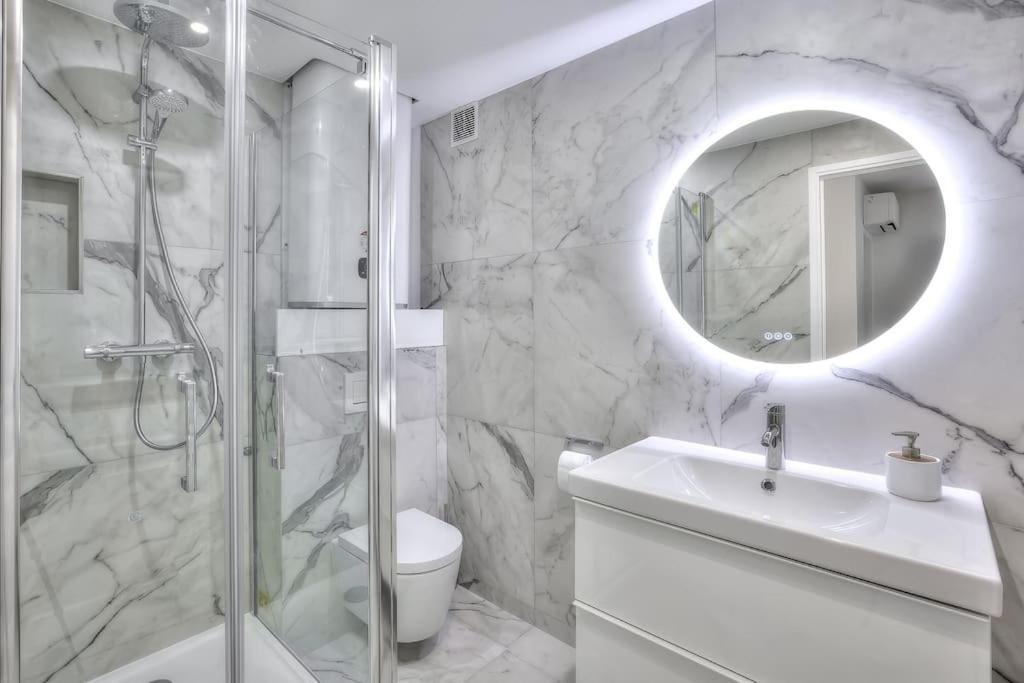 The White Cocoon In Apartment Antibes